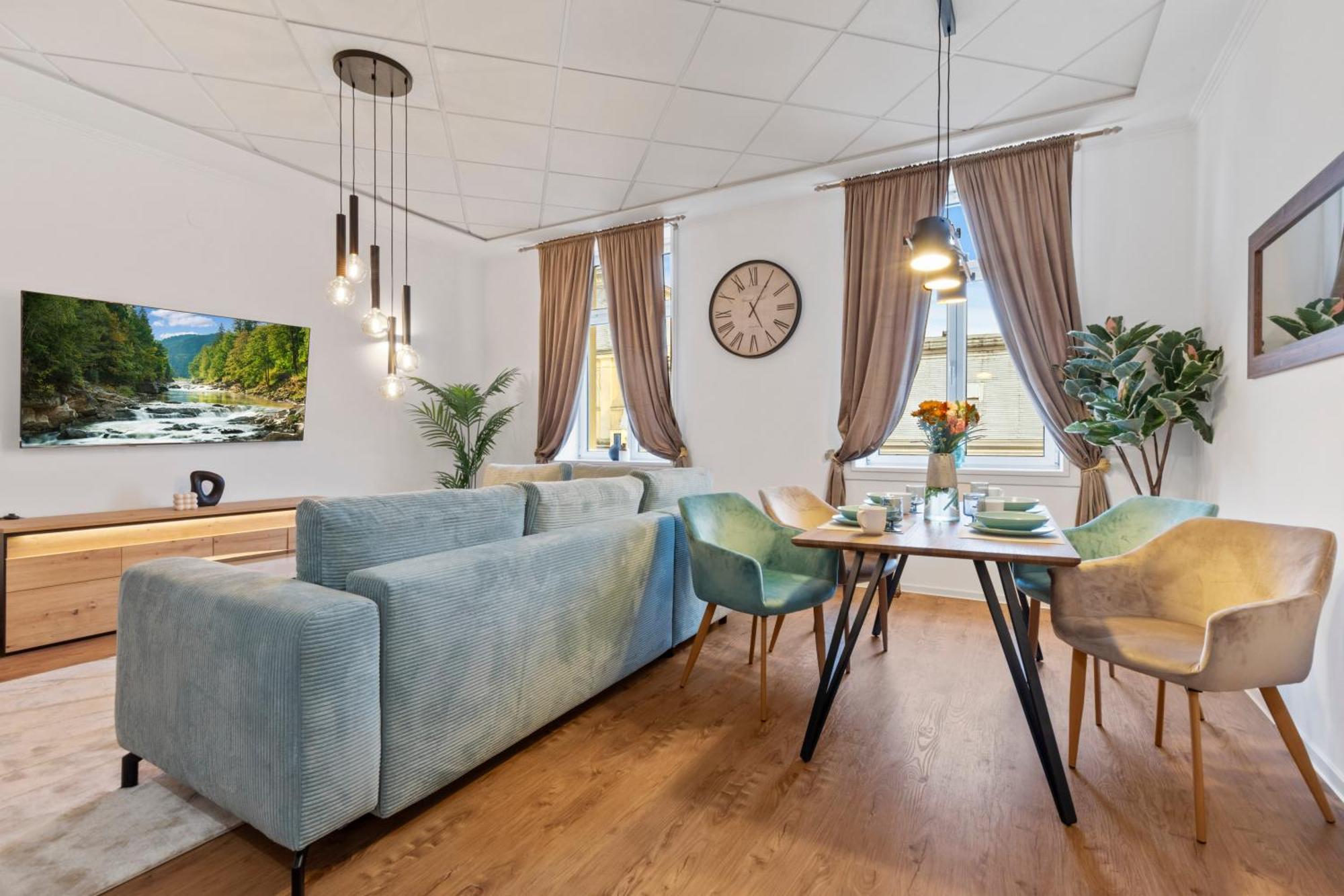 Luxe Living At Old Town Center Apartment Братислава Екстериор снимка